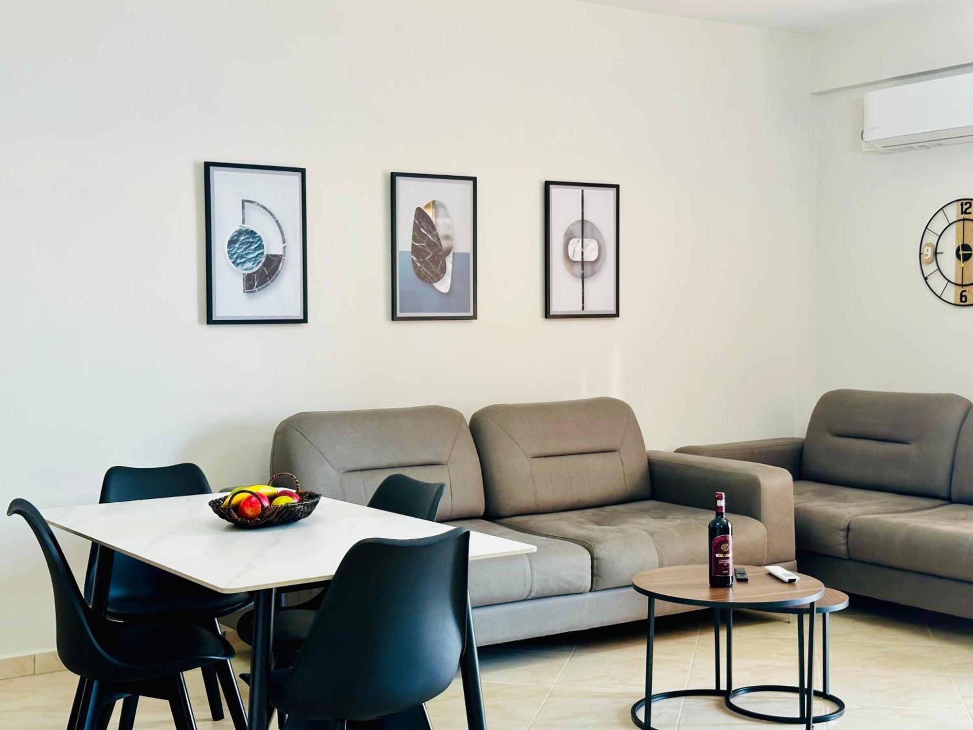 Vlorë Jico Travel - Erjon Apartments חדר תמונה