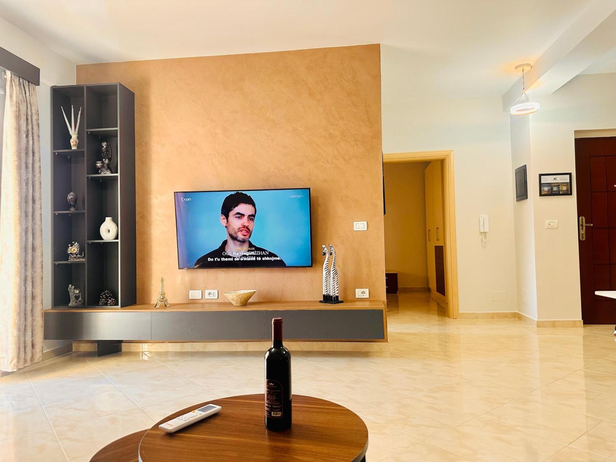 Vlorë Jico Travel - Erjon Apartments מראה חיצוני תמונה