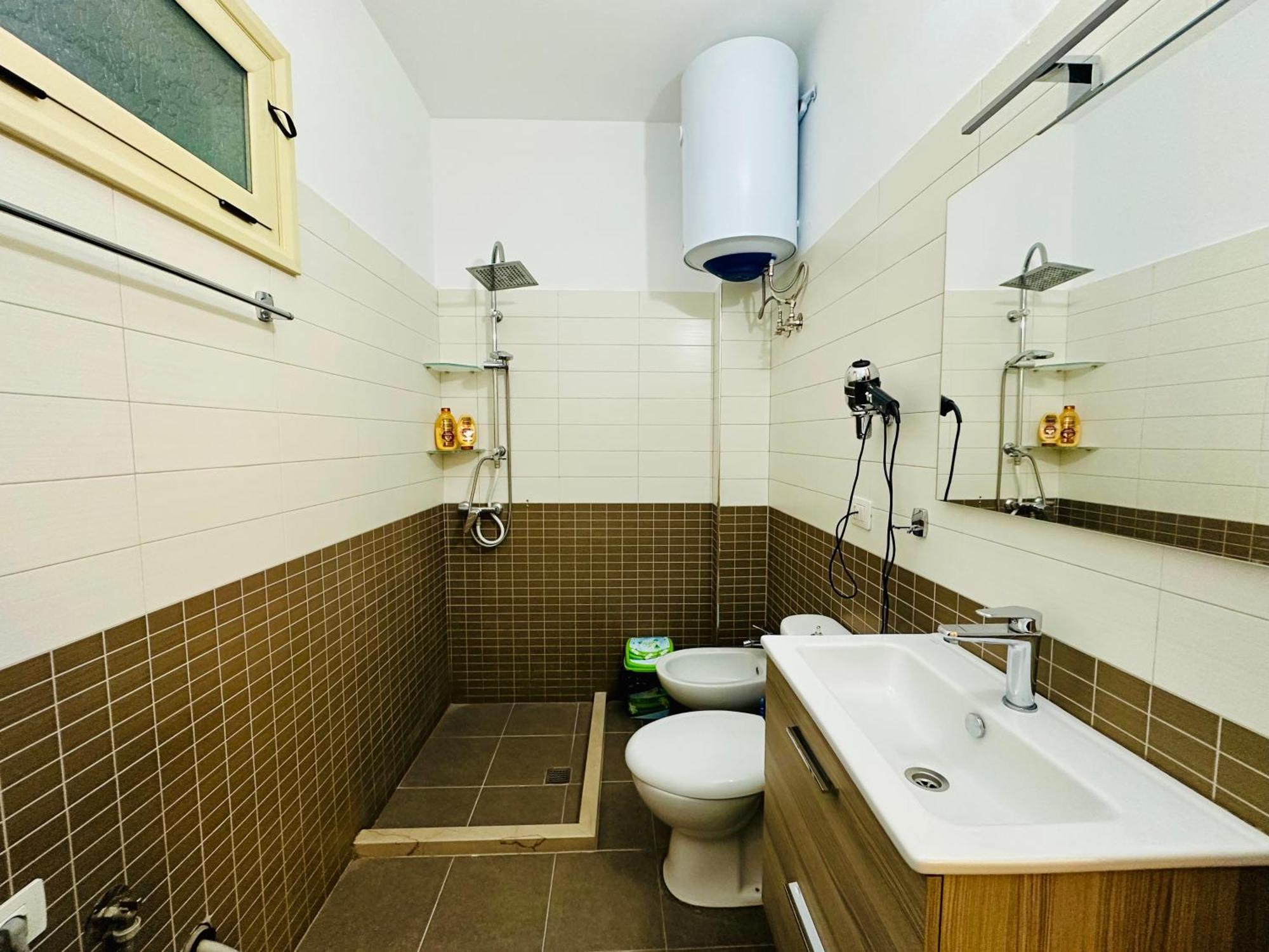 Vlorë Jico Travel - Erjon Apartments חדר תמונה
